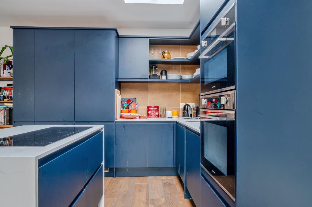 Property photo 2 of 24 Kitchen