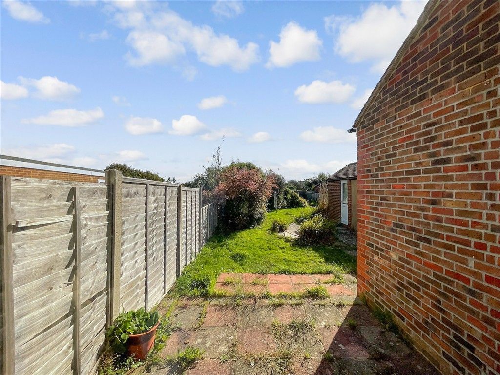 Property photo 2 of 11 Garden