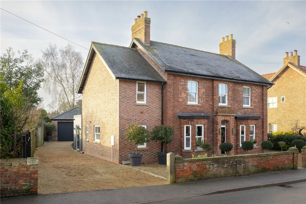 Property photo 1 of 34 Picture No. 02