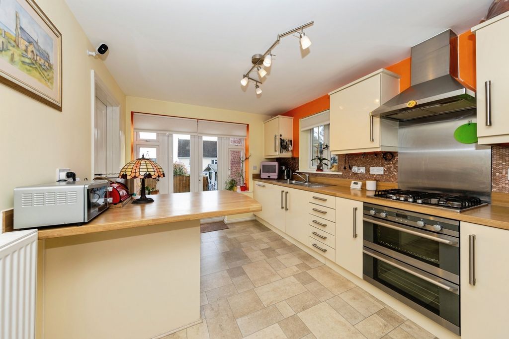 Property photo 3 of 22 Pbox-Img.Jpg