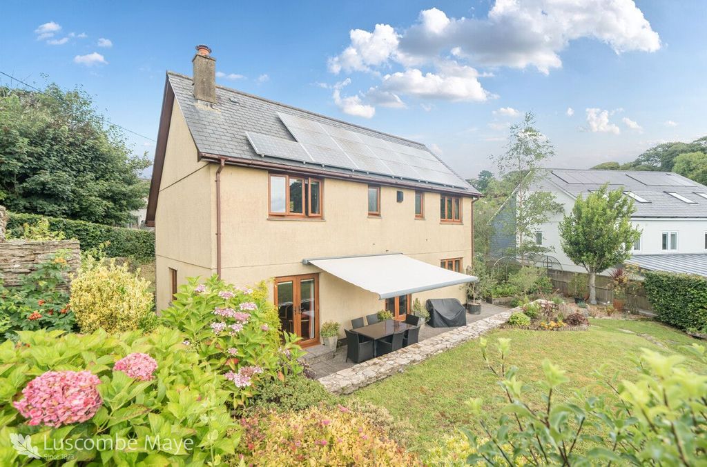 Property photo 2 of 19