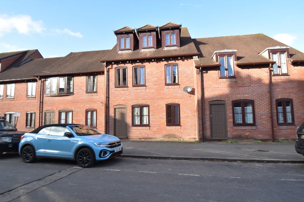 Property photo 1 of 14 Town Bridge Court