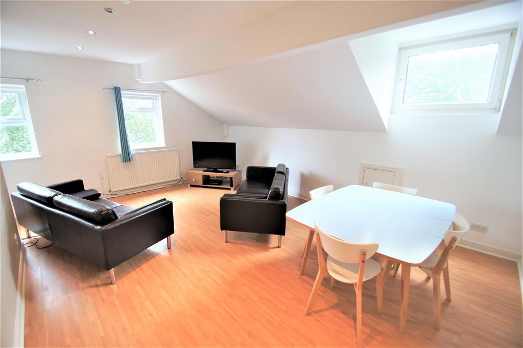 Property photo 1 of 25