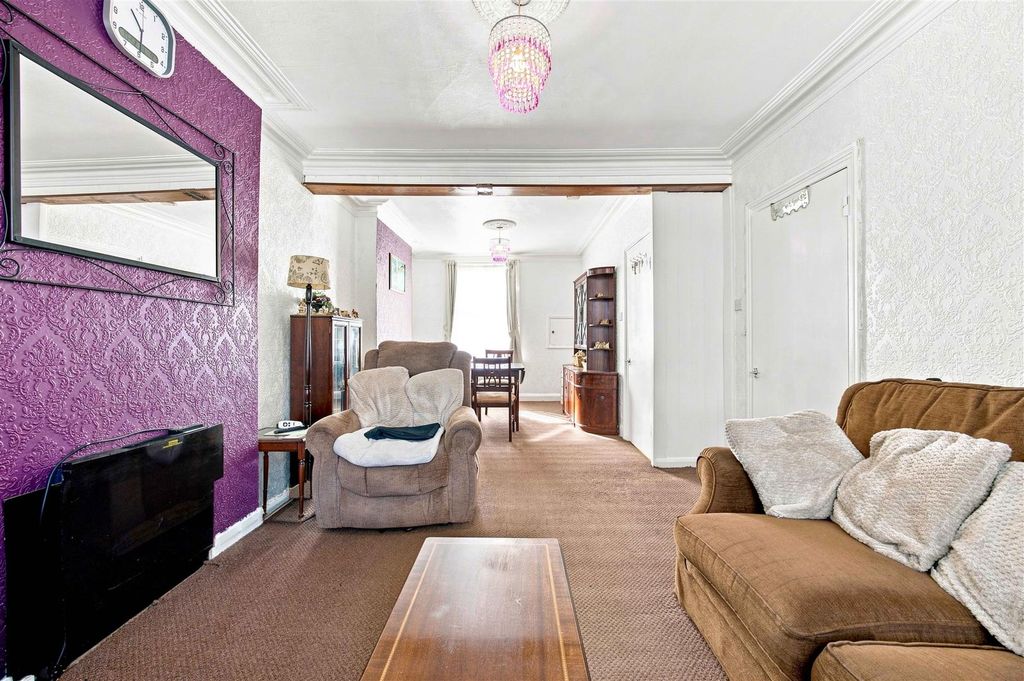 Property photo 3 of 13 Open Plan