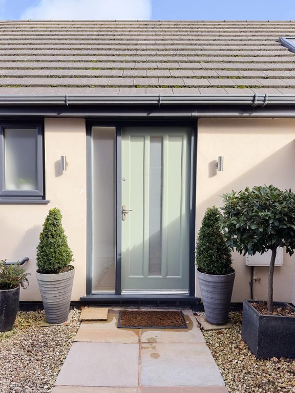 Property photo 2 of 27