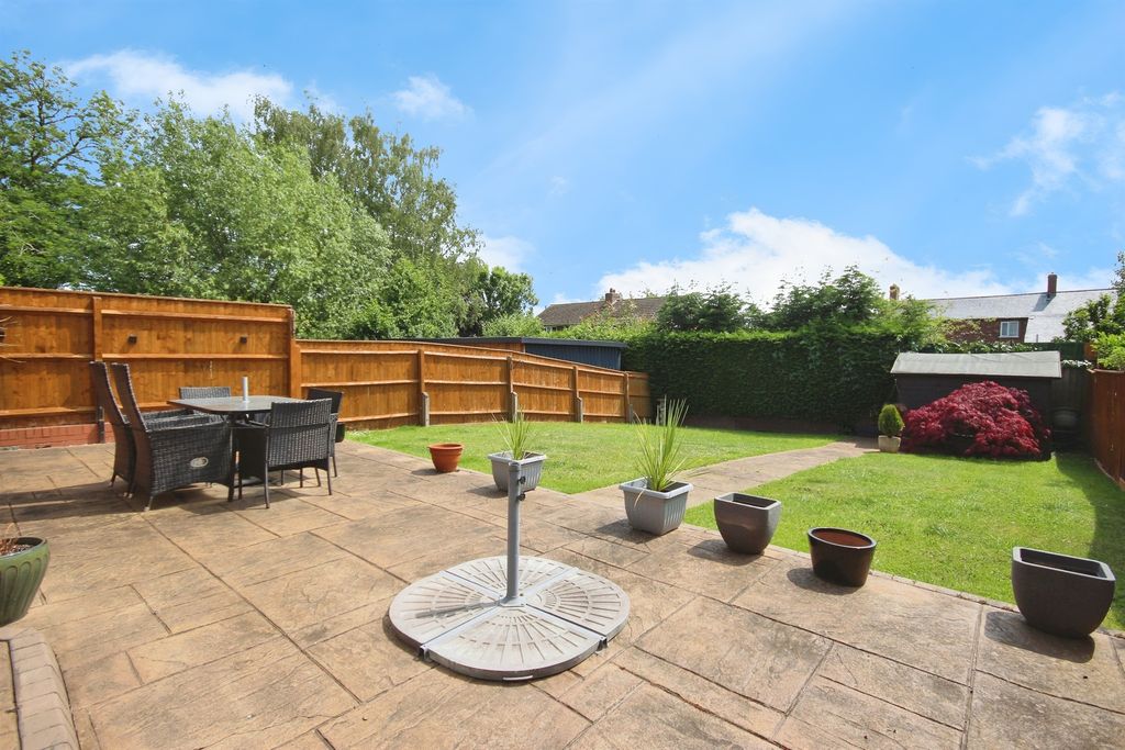 Property photo 2 of 17