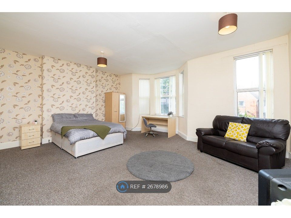 Property photo 2 of 13 Bedroom