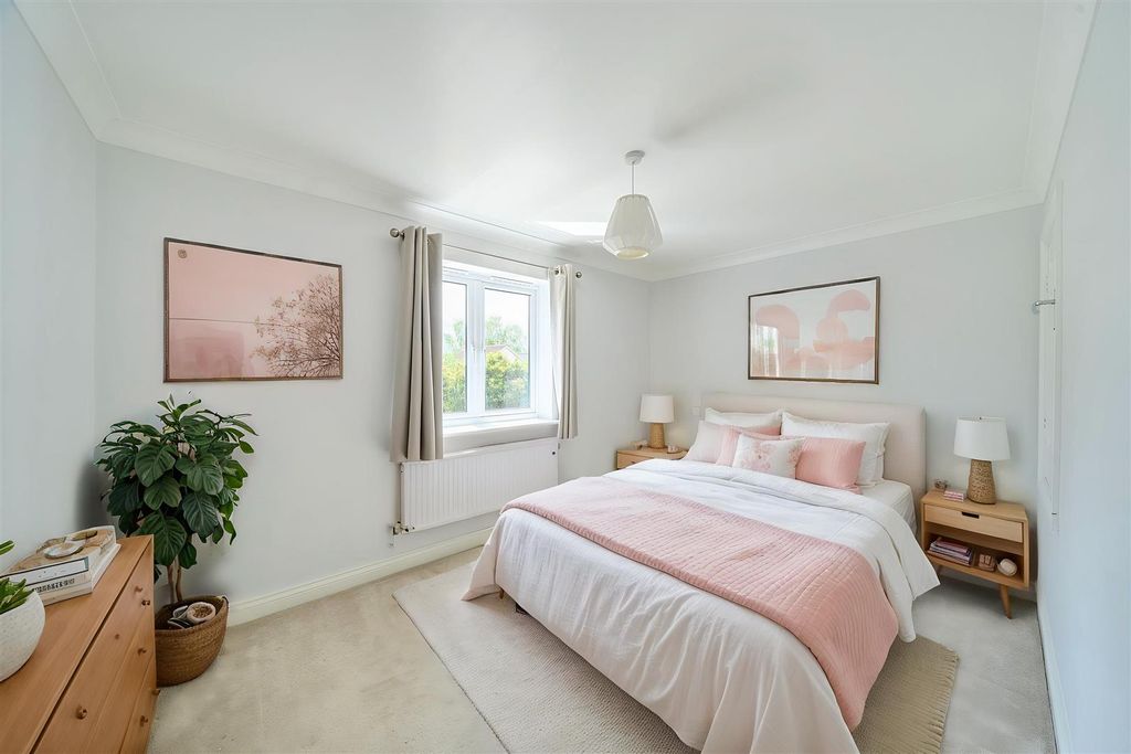 Property photo 3 of 11 1462920-6-6A033Be986444 - Bedroom - Standard - 1.J