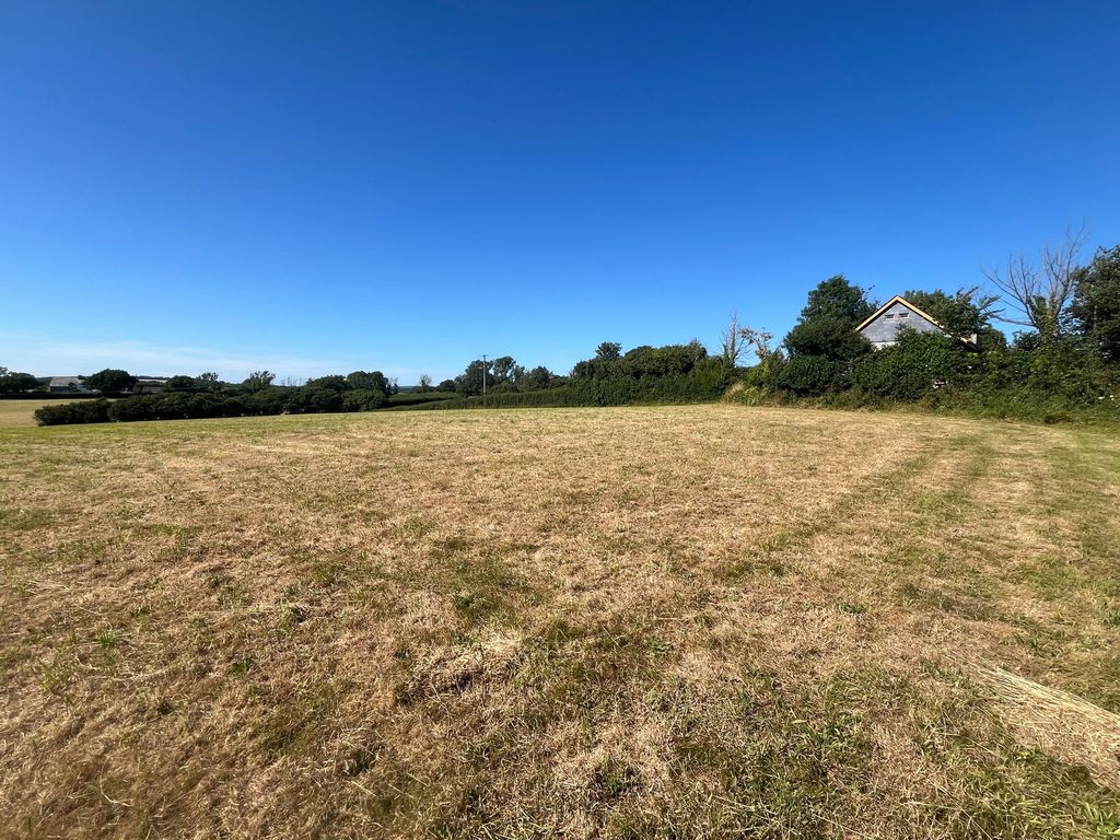 Property photo 2 of 6