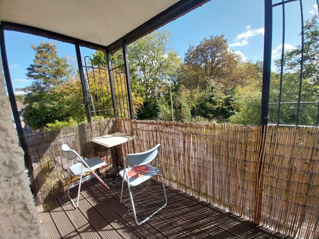 Property photo 1 of 6 Image