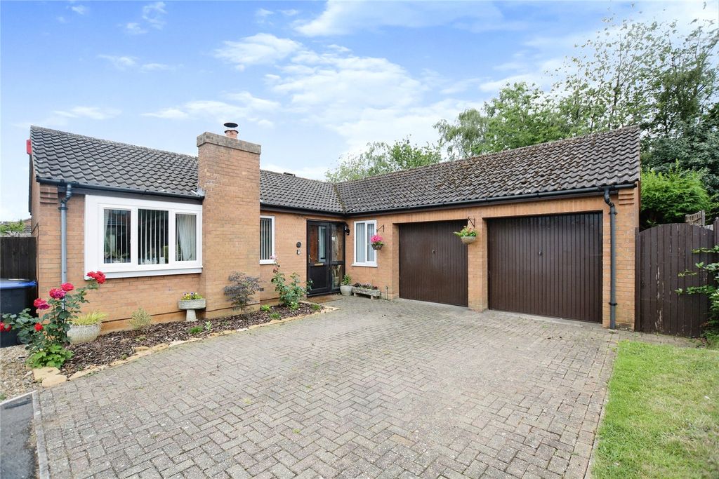 Property photo 1 of 18 Front