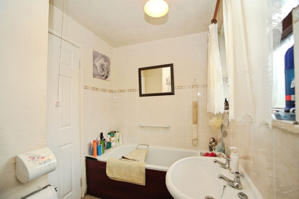 Additional image 11 of 2 bed flat for saleThe Crescent, Machen, Caerphilly CF83