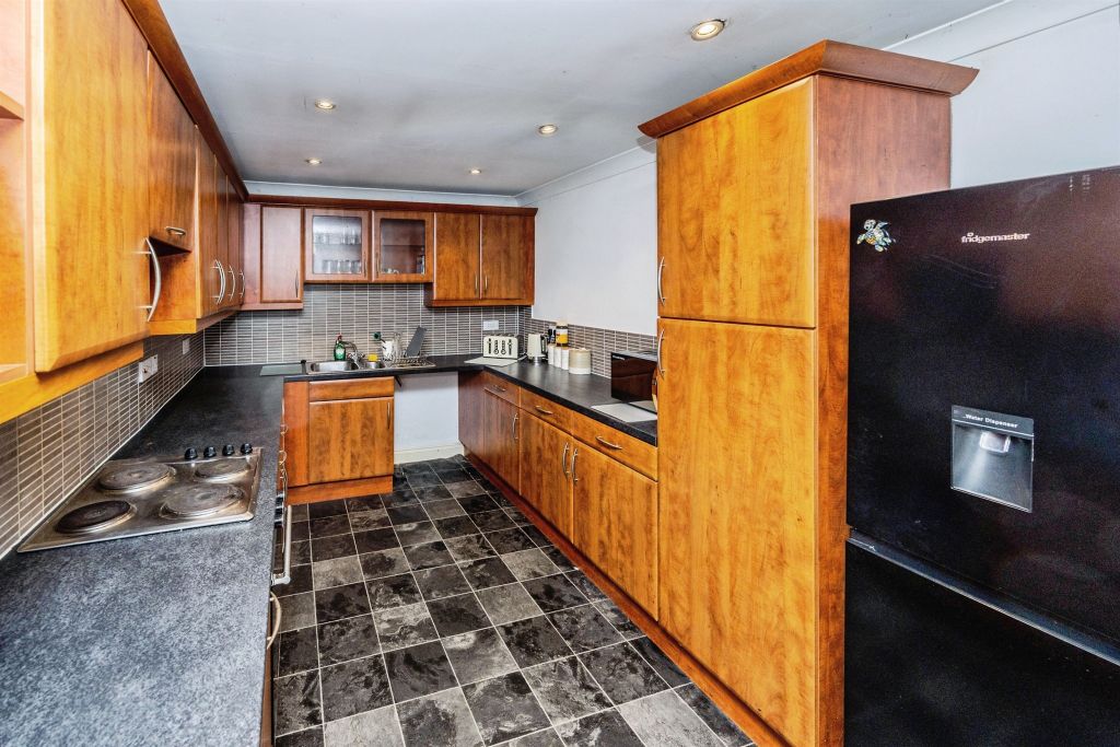 Property photo 3 of 17