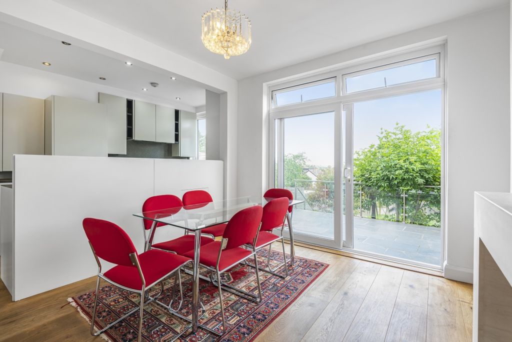 Property photo 1 of 9 856368 (3)
