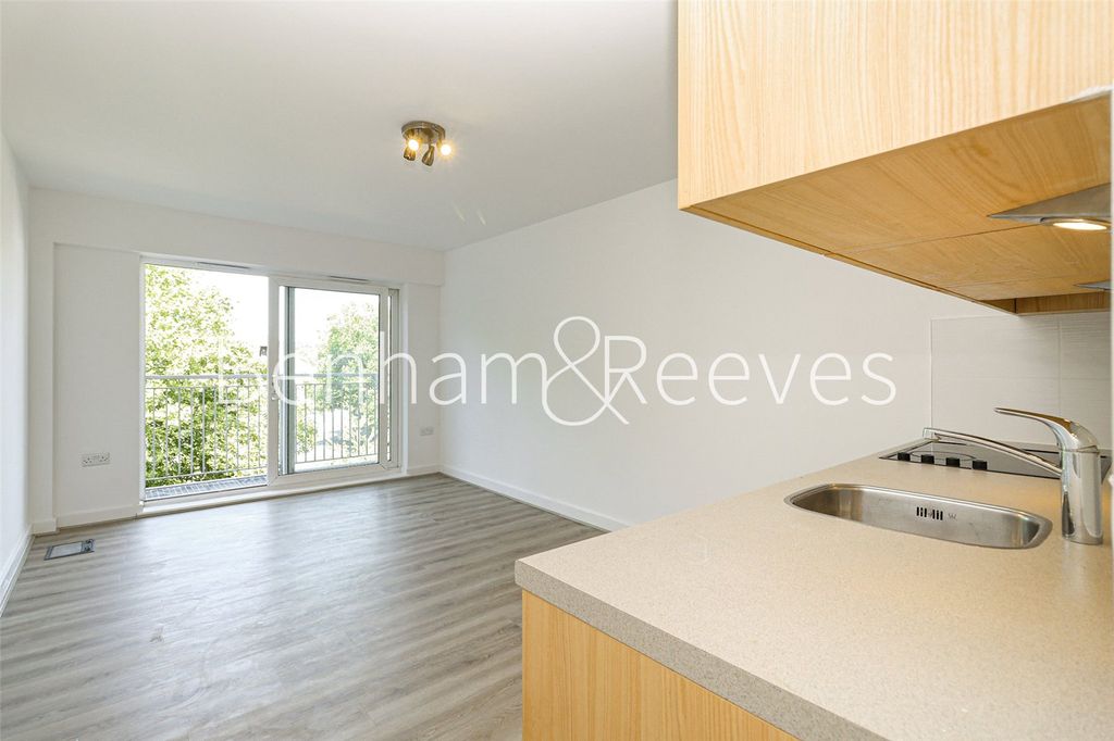 Property photo 1 of 12 Picture No. 02