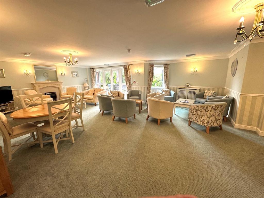 Property photo 3 of 13 Communal Lounge.Jpg