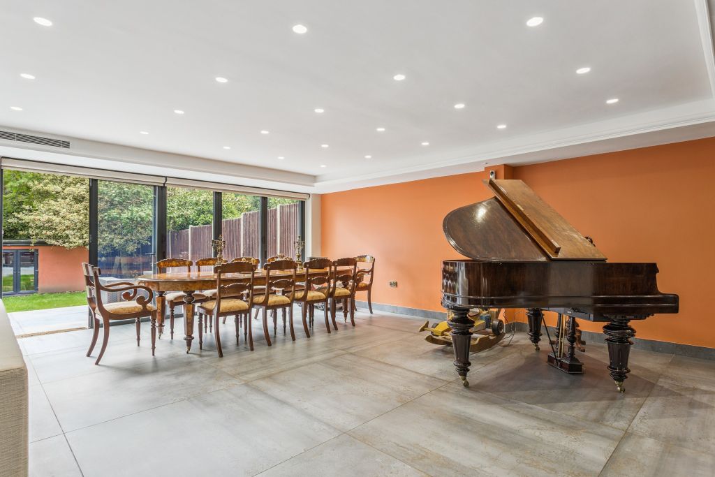 Property photo 3 of 18