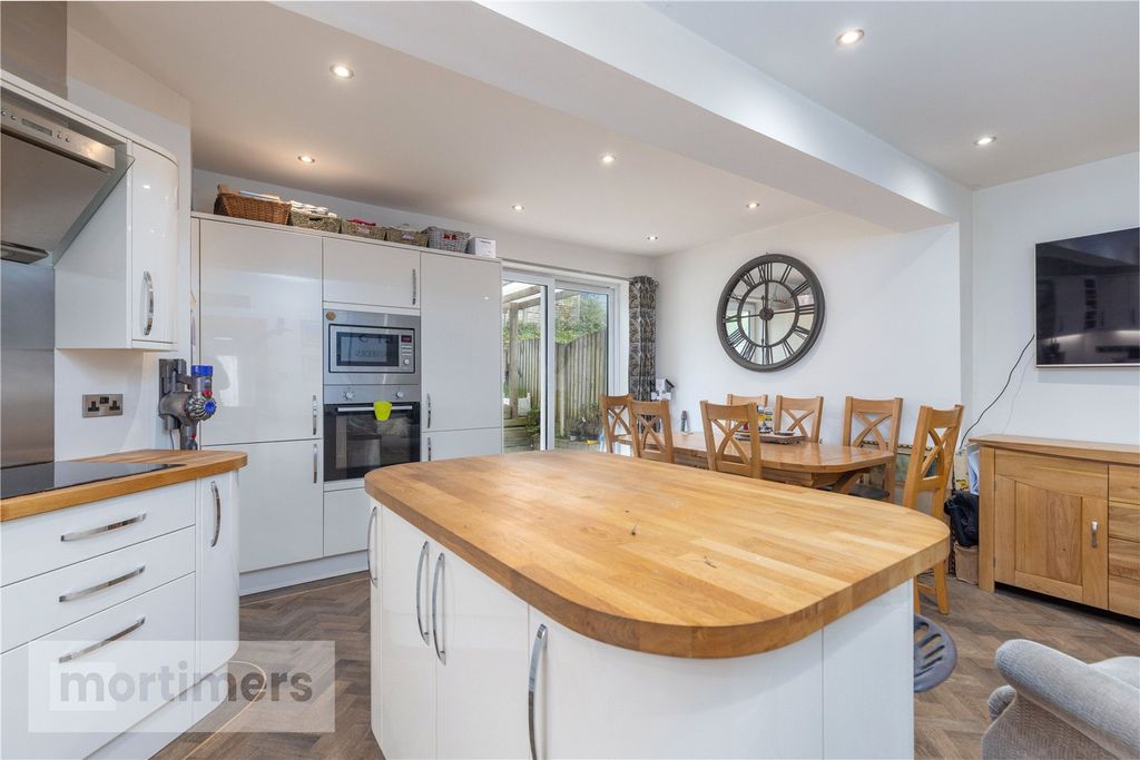 Property photo 2 of 21 Kitchen/Diner