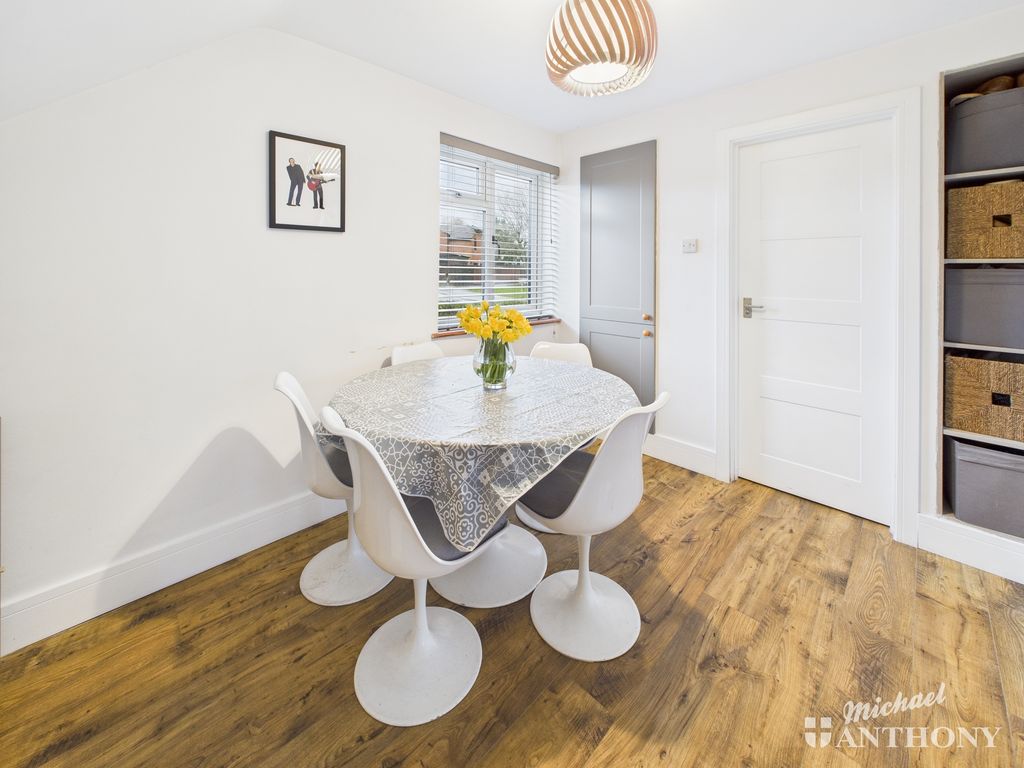 Property photo 3 of 20 Cam02773G0-Pr0389-Still010