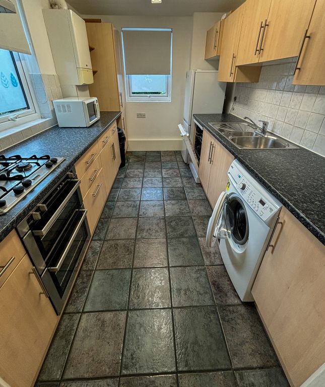 Property photo 2 of 13 Kitchen