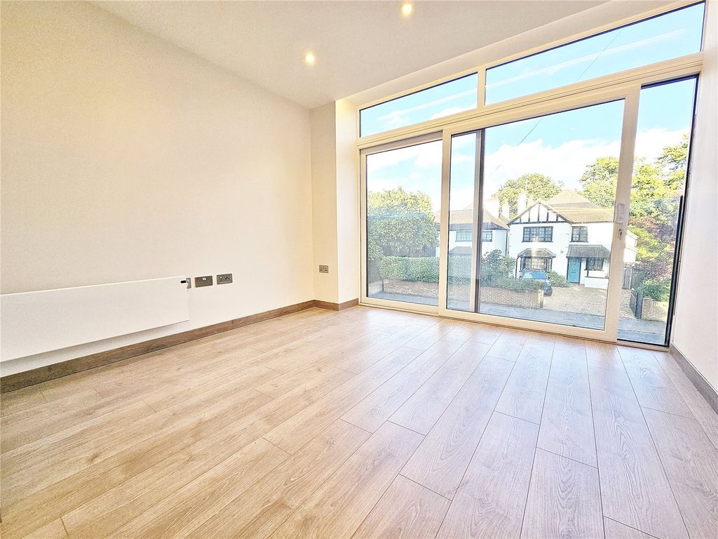 Property photo 2 of 6 Picture No. 06
