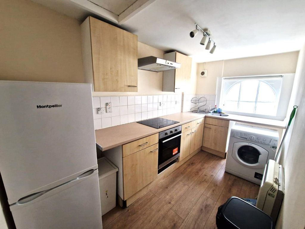 Property photo 2 of 6 205B6d2d-80ce-45Aa-8705-7550B7d23Aa5.Jpg