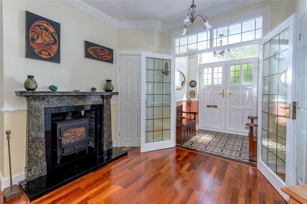 Property photo 3 of 27 Entrance Hallway