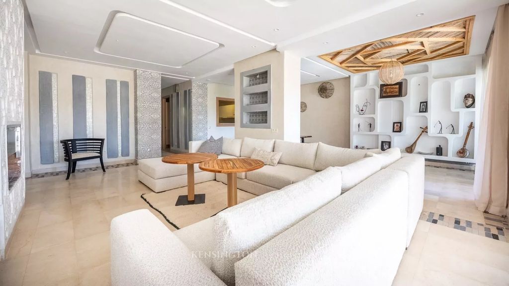 Property photo 2 of 37