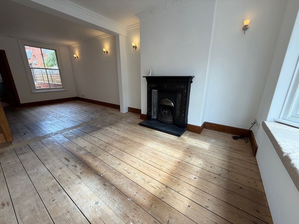 Property photo 2 of 19 Sitting Room- Angle 3