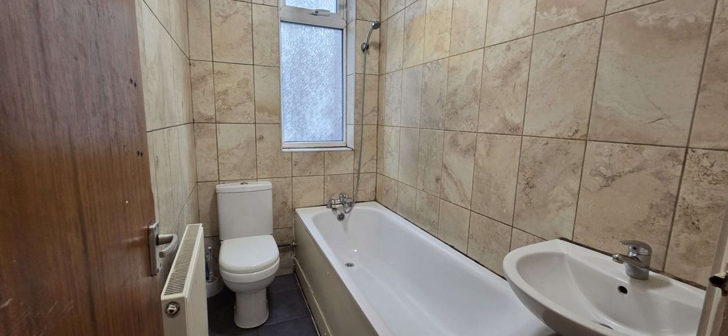 Property photo 3 of 18 Gallery