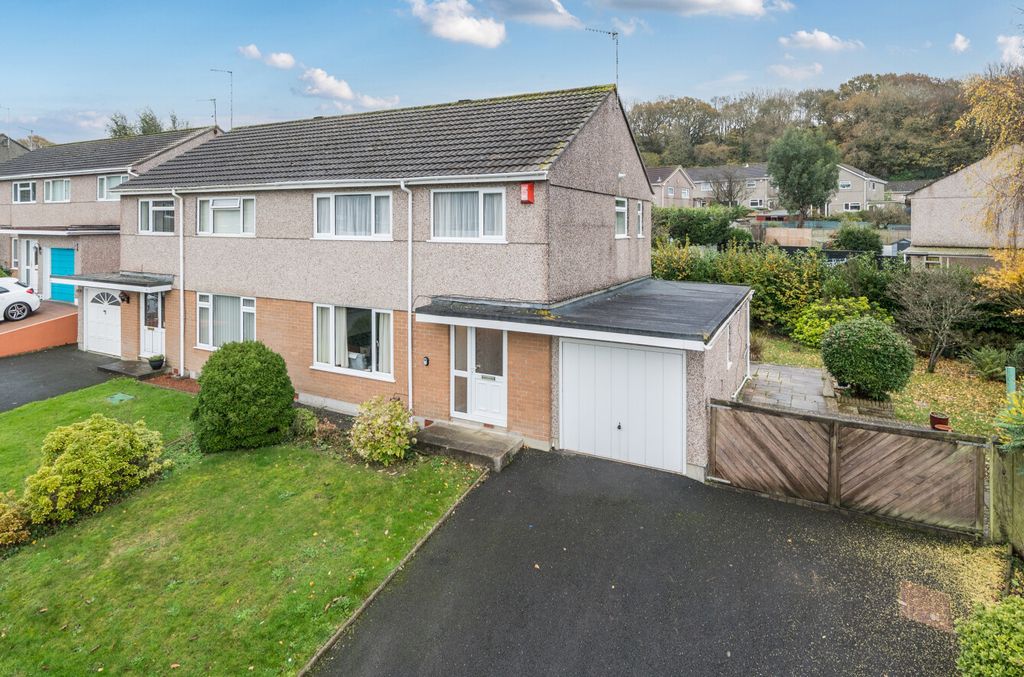 Property photo 1 of 18 1380843-1-691308d...