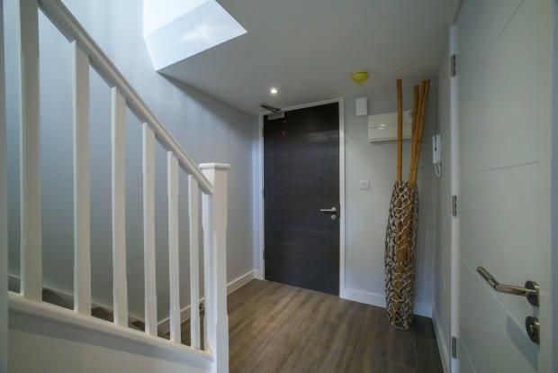 Property photo 3 of 12 85049_Derngateloftsnum10_Img_01_0000_Max_656x437.J