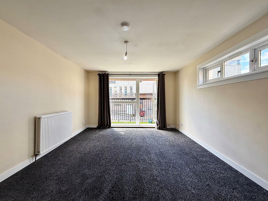 Property photo 3 of 10 Photo 2