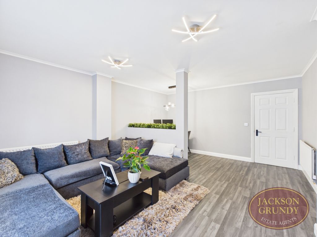 Property photo 2 of 18 Berrywood