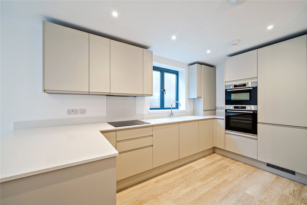 Property photo 2 of 20 Picture No. 25