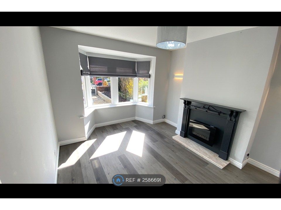 Property photo 3 of 12 Living Room