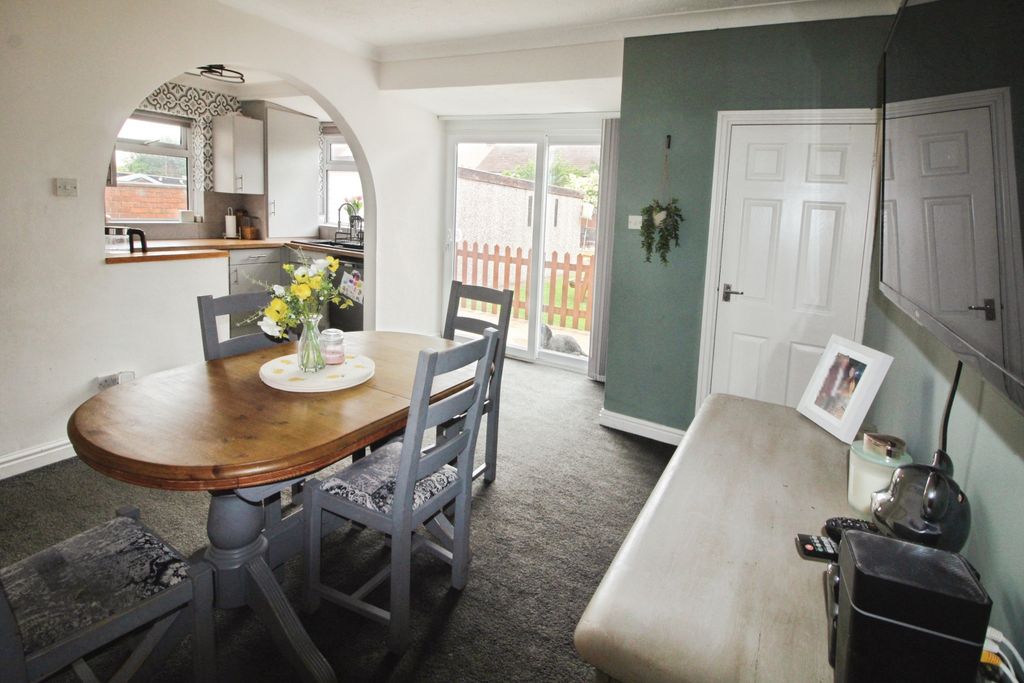 Property photo 3 of 24 Dining Room.Jpg