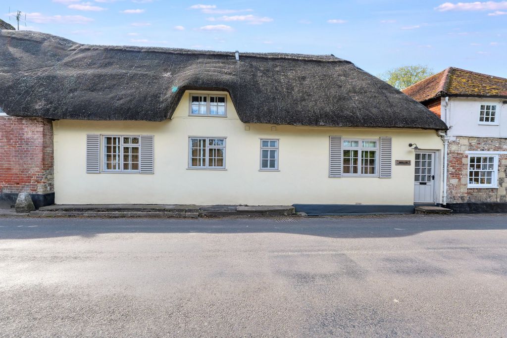 Property photo 1 of 12 Papillon, Houghton Road, Stockbridge, So20 6Le