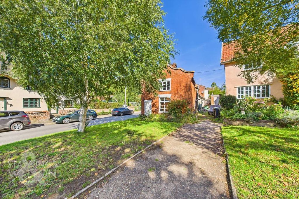 Property photo 3 of 25