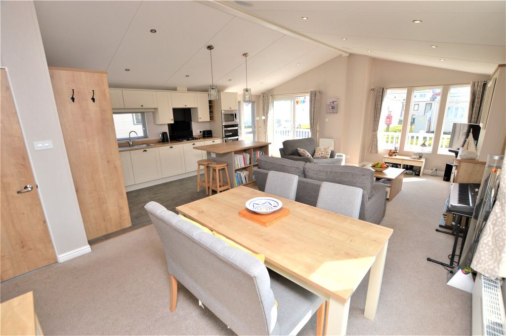 Property photo 2 of 11 Picture No. 06