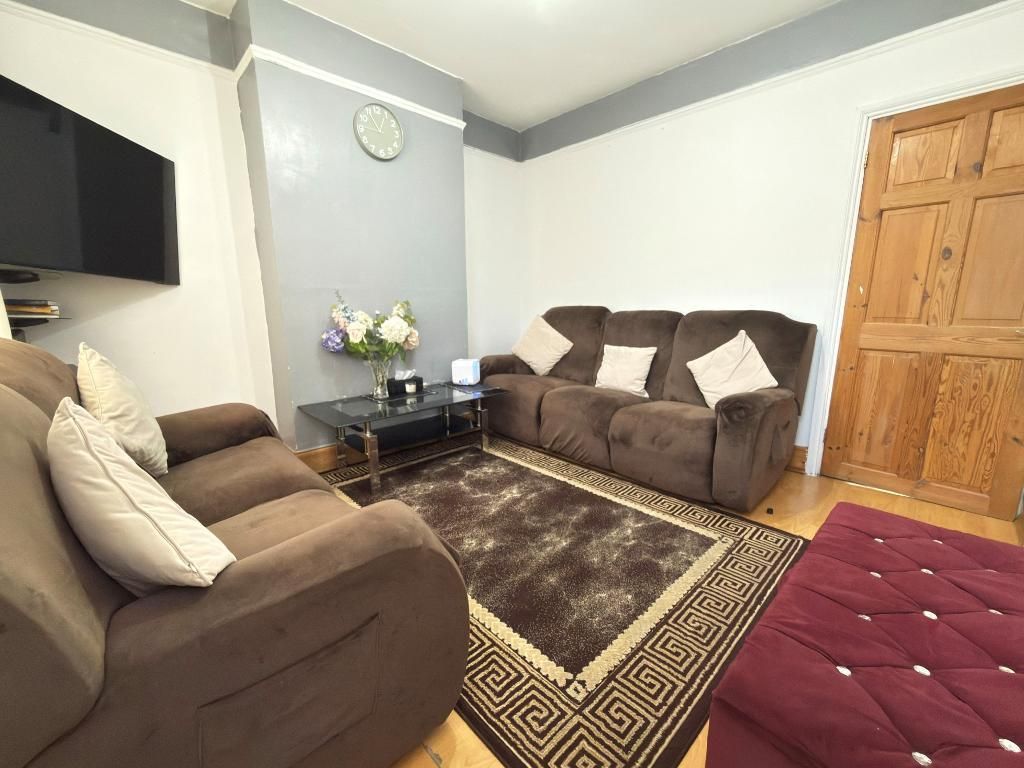 Property photo 2 of 8