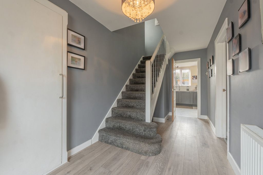 Property photo 2 of 26