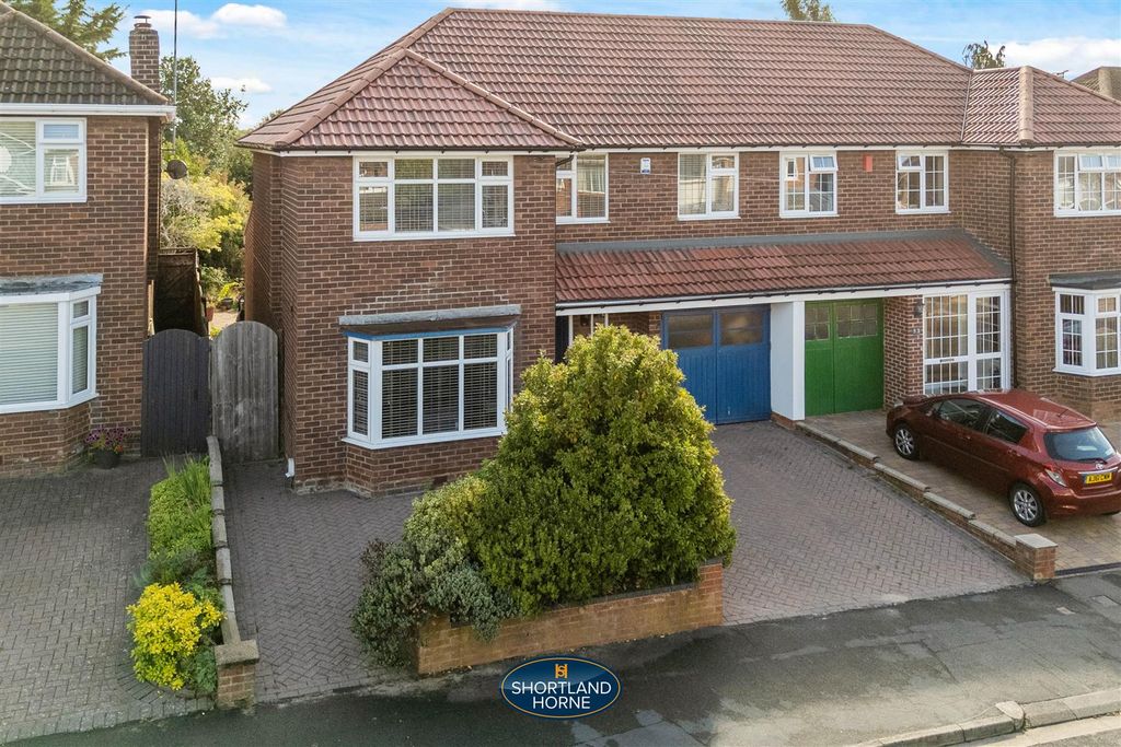 Property photo 1 of 31