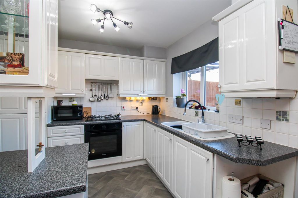 Property photo 3 of 13 Kitchen/Diner