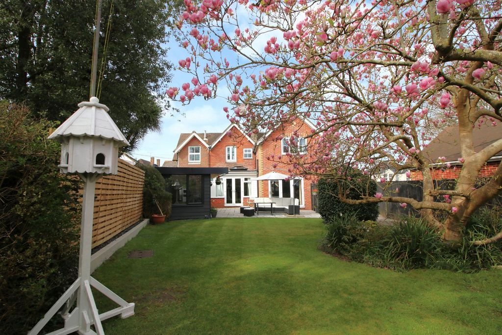 Property photo 1 of 31