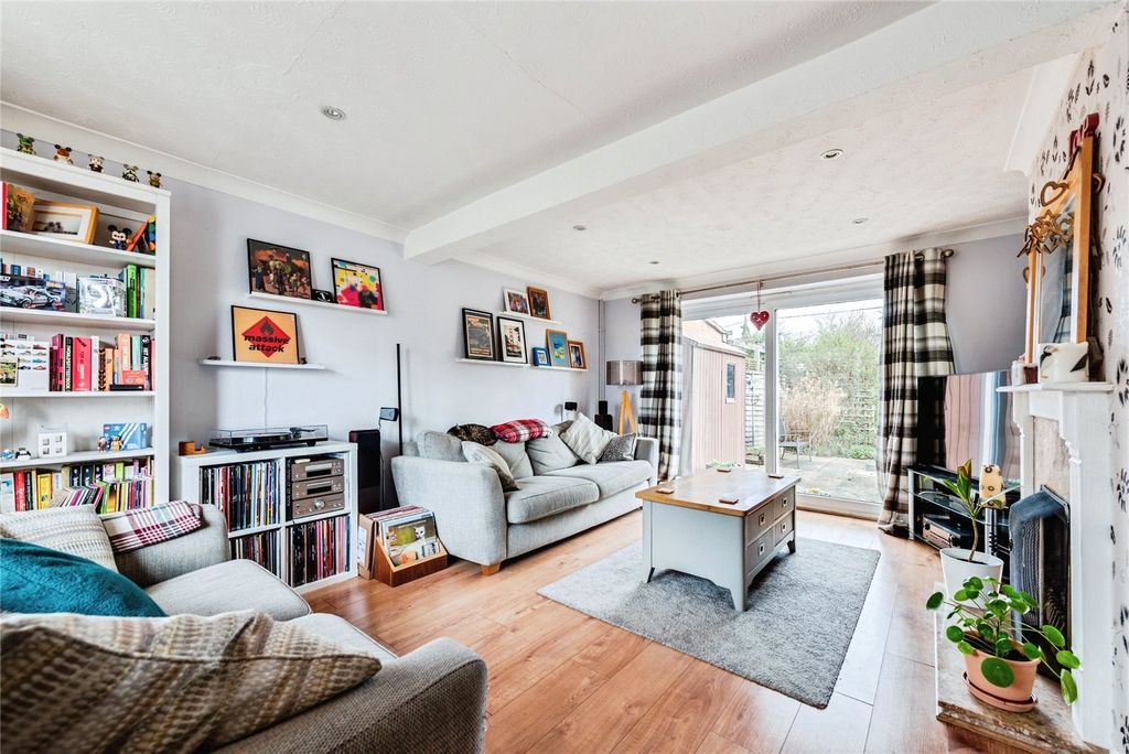 Property photo 2 of 28 Picture No. 13