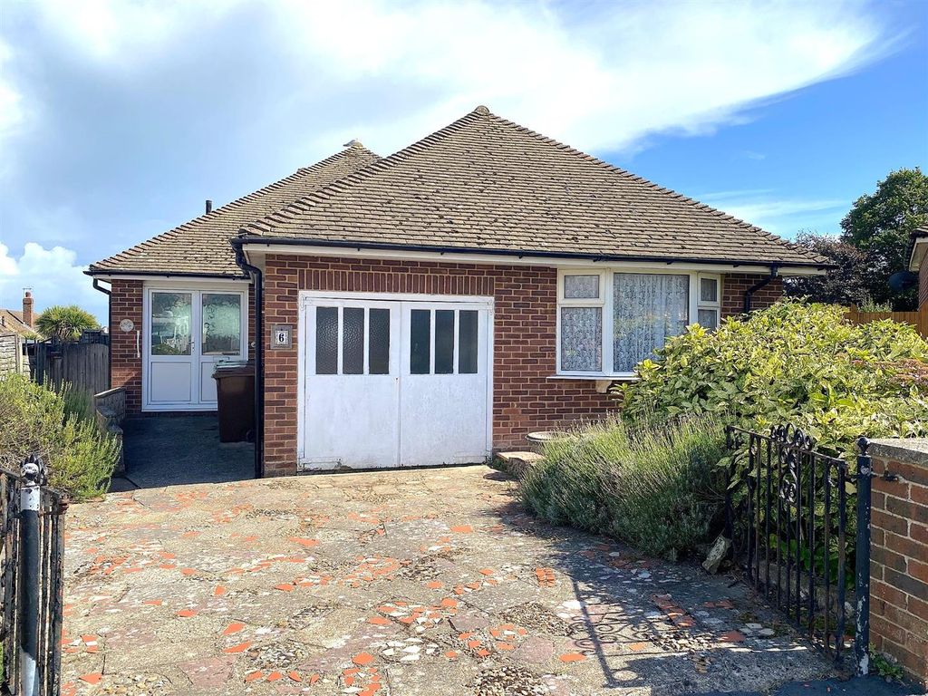 Property photo 1 of 14 6 Royston Gardens - Front.Jpg