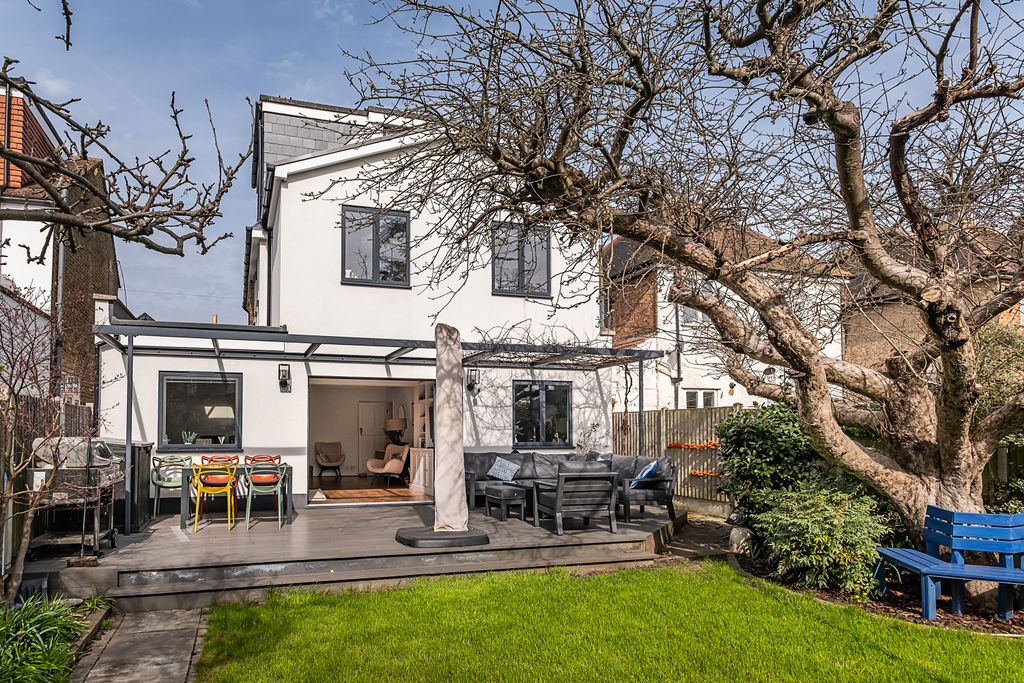 Property photo 1 of 19