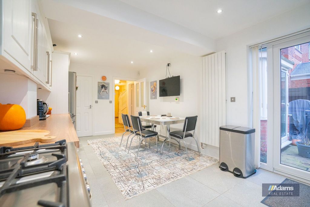 Property photo 3 of 34