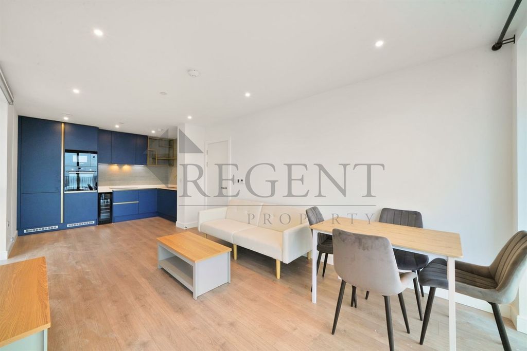 Property photo 2 of 12 Open Plan